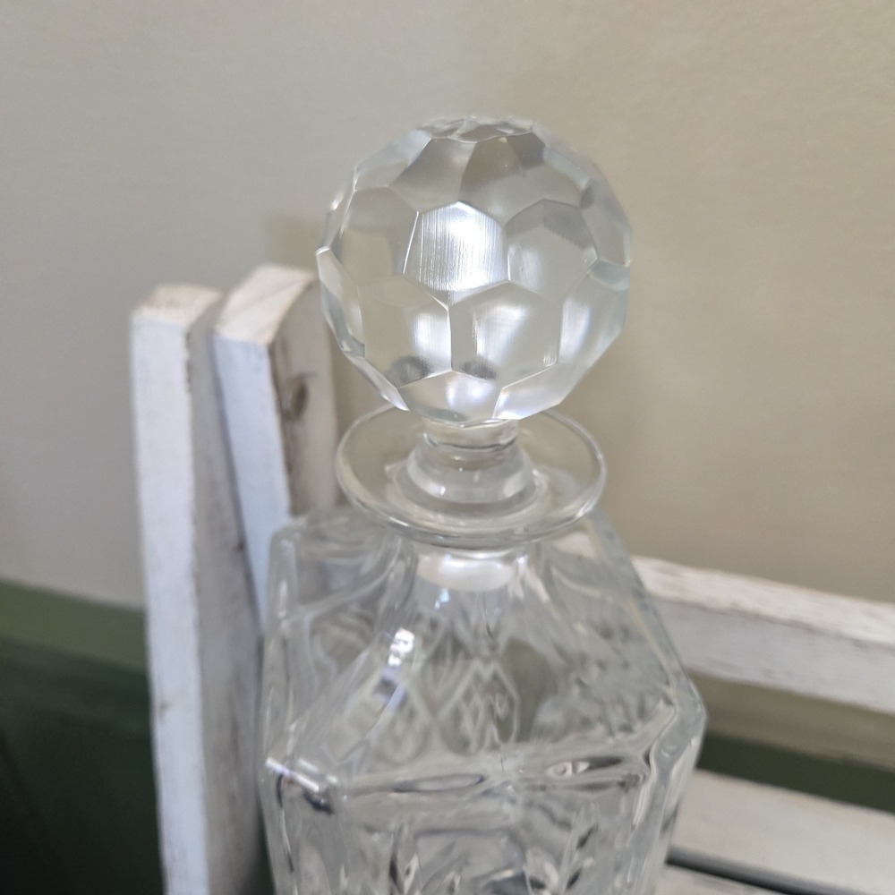 Vintage Cut Crystal Square Decaner With Faceted Stopper 9.5 inch - Picture 4 of 15